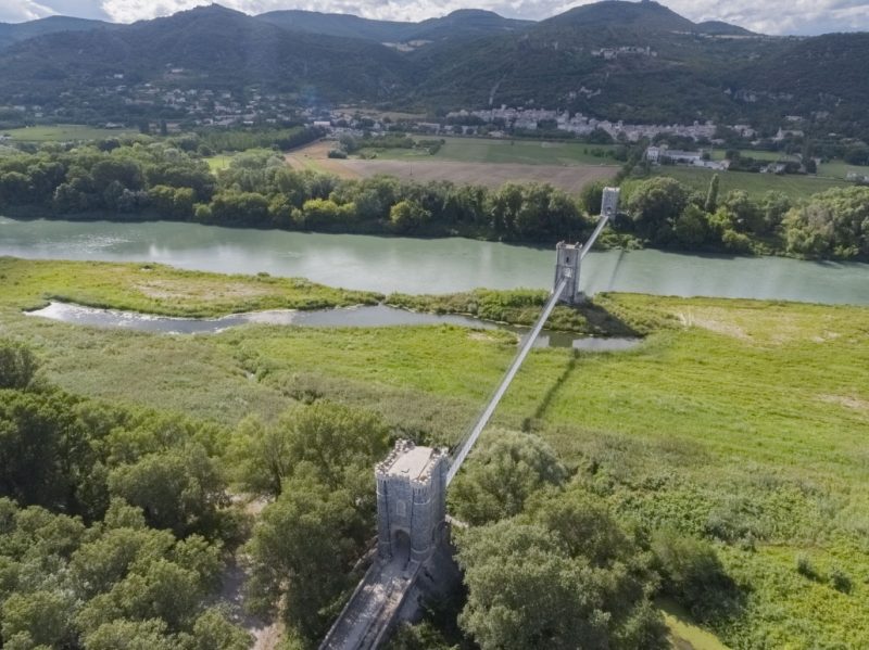 LA PASSERELLE HIMALAYENNE (LE VIEUX PONT)