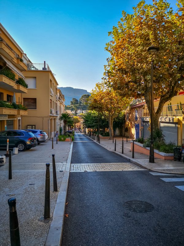 Cassis streets bike touring