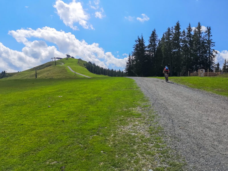 Asitzbahn & Steinbergbahn road